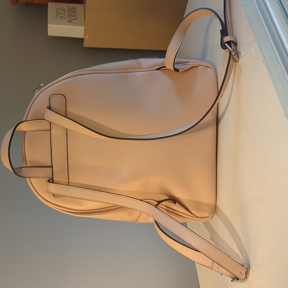 Blush pink quilted Steve Madden backpack 2 outside pockets, 3 inside, like new - Picture 6 of 11